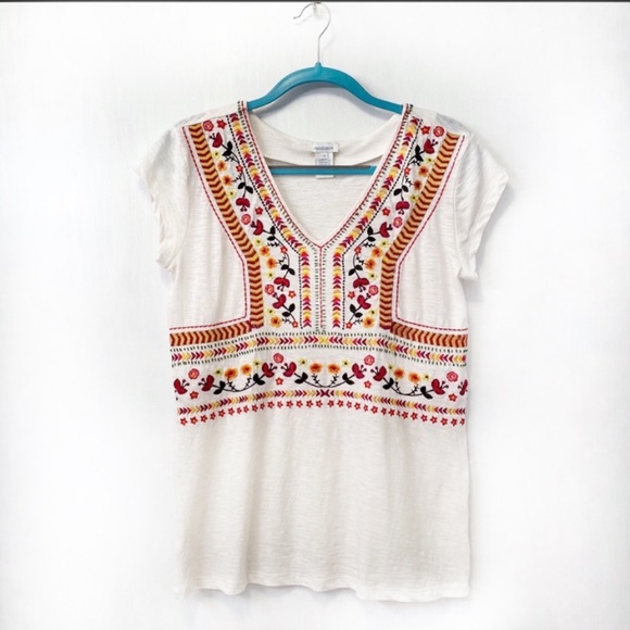 Sundance Tops - Sundance Embroidered Floral Boho Short Sleeve Tee